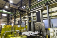 Large welding robot with positioner